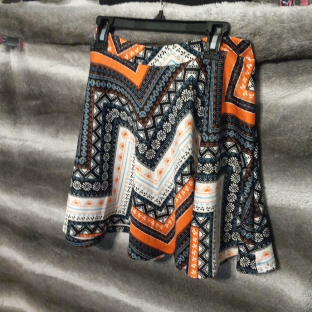Popular Basics brand skirt multicolor
